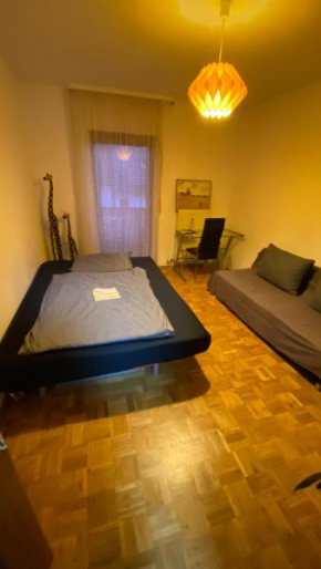 Privatzimmer im 1 OG in einem Reihenhaus mit gemeinschaftlichen Zimmern